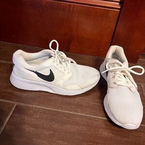 Nike — Kaishi White